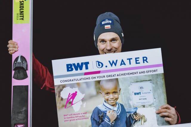 Спортсмен BWT Петр Жила выиграл чемпионат мира по лыжным видам спорта-2021 в прыжках с трамплина в Оберсдортфе.